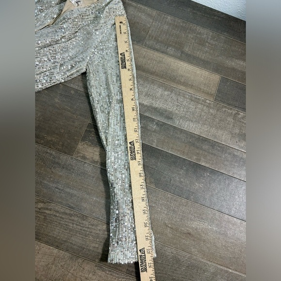 NEW Eliza J Women's Long Sleeve V Neck Evening Jumpsuit Silver Sequin - Picture 8 of 13